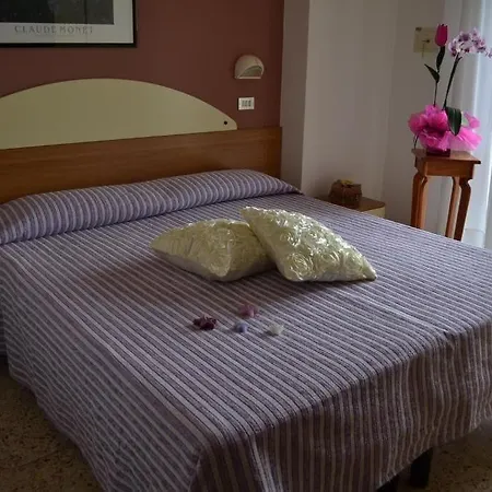 Szálloda Expo Fiera Beach Jasmine 3*